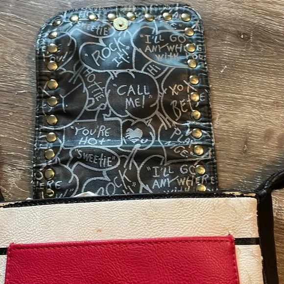 Betsy Johnson 8 inch bag/Purse - Picture 2 of 4